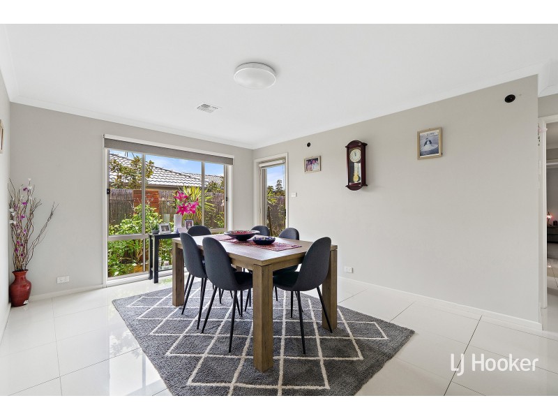 27 Rowland Street, Macgregor ACT 2615