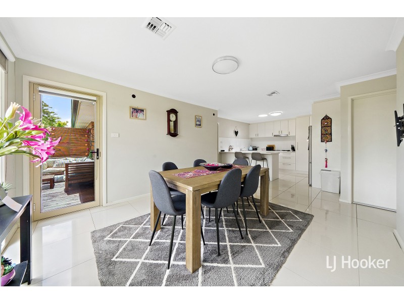 27 Rowland Street, Macgregor ACT 2615