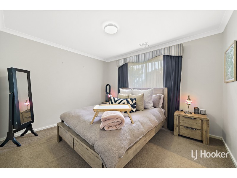 27 Rowland Street, Macgregor ACT 2615