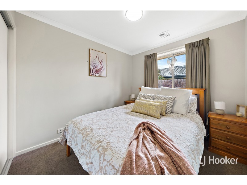 27 Rowland Street, Macgregor ACT 2615
