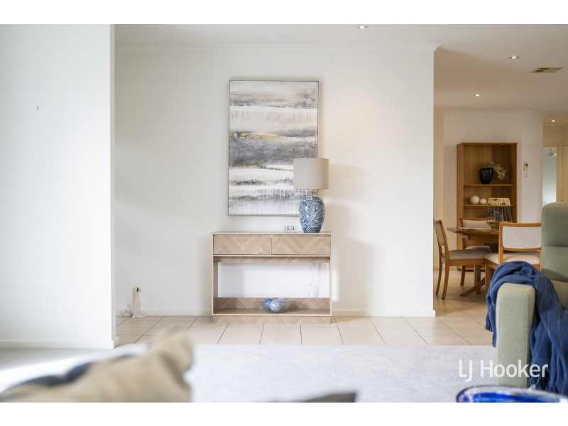 8/9 Tasman Place, Lyons ACT 2606