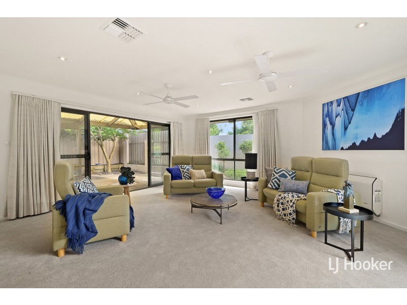 8/9 Tasman Place, Lyons ACT 2606