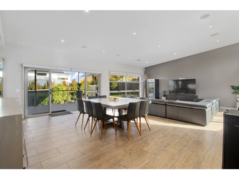 32 Edna Thompson Crescent, Casey ACT 2913