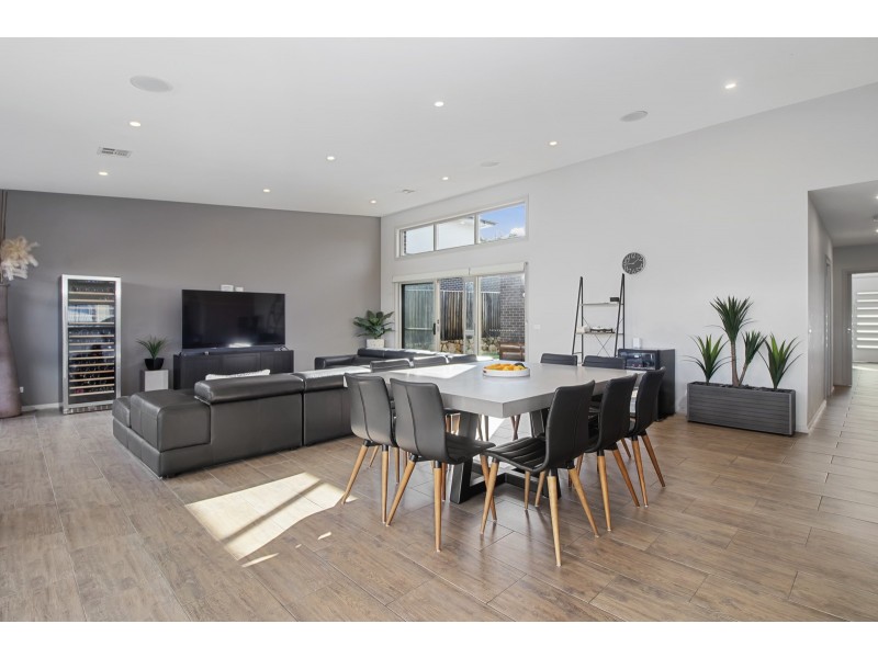 32 Edna Thompson Crescent, Casey ACT 2913