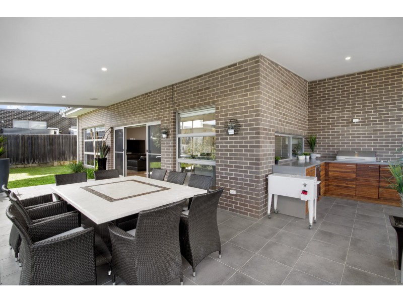 32 Edna Thompson Crescent, Casey ACT 2913