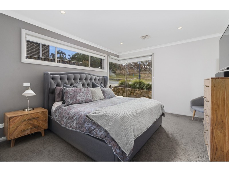 32 Edna Thompson Crescent, Casey ACT 2913