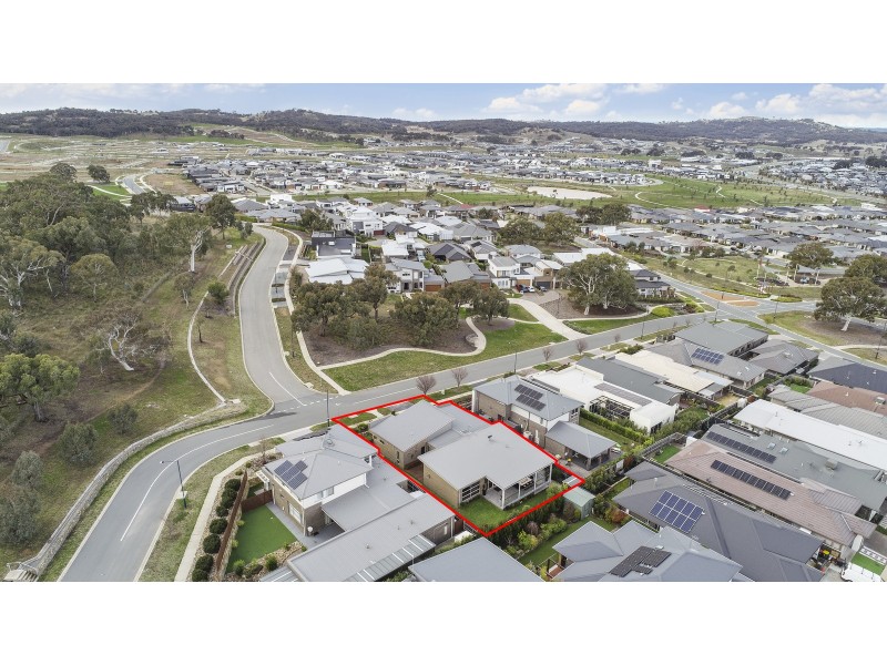 32 Edna Thompson Crescent, Casey ACT 2913