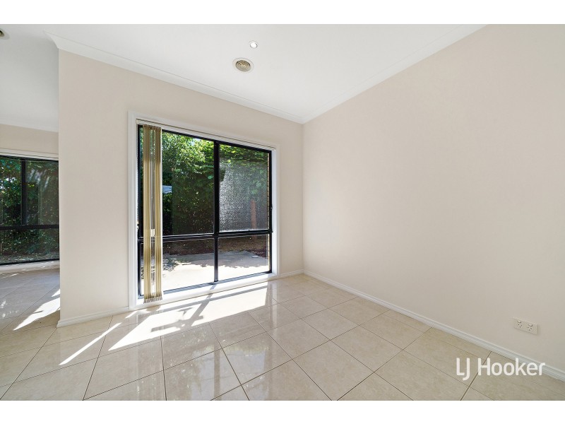 7 Bega Place, Narrabundah ACT 2604