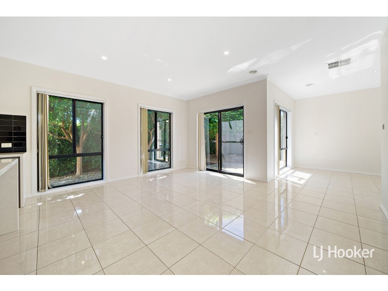 7 Bega Place, Narrabundah ACT 2604