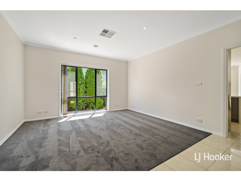 7 Bega Place, Narrabundah ACT 2604