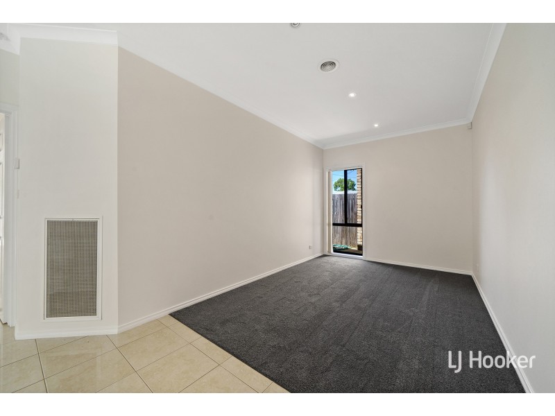 7 Bega Place, Narrabundah ACT 2604