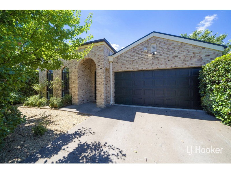 7 Bega Place, Narrabundah ACT 2604