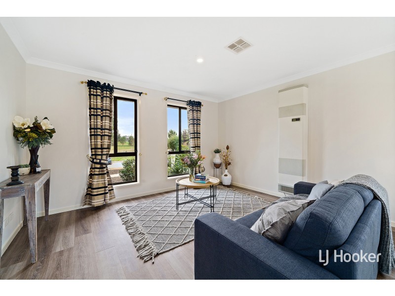 94 Refshauge Crescent, Macgregor ACT 2615