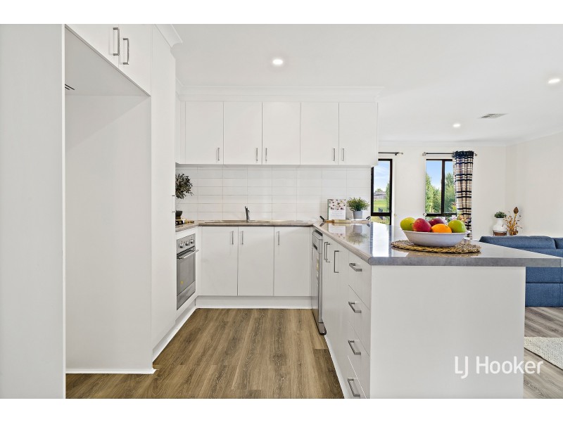 94 Refshauge Crescent, Macgregor ACT 2615