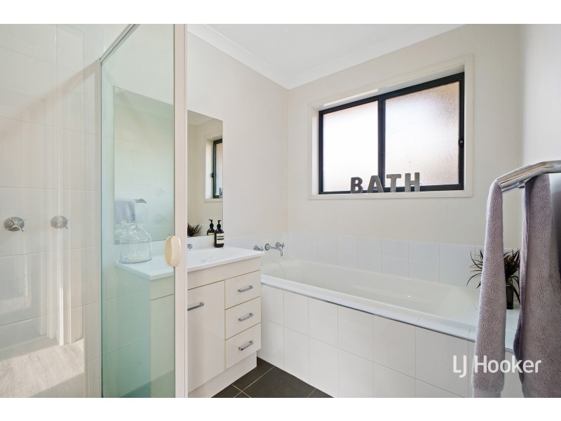 94 Refshauge Crescent, Macgregor ACT 2615