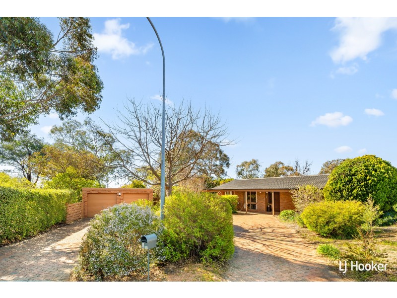 8 Hayden Close, Florey ACT 2615
