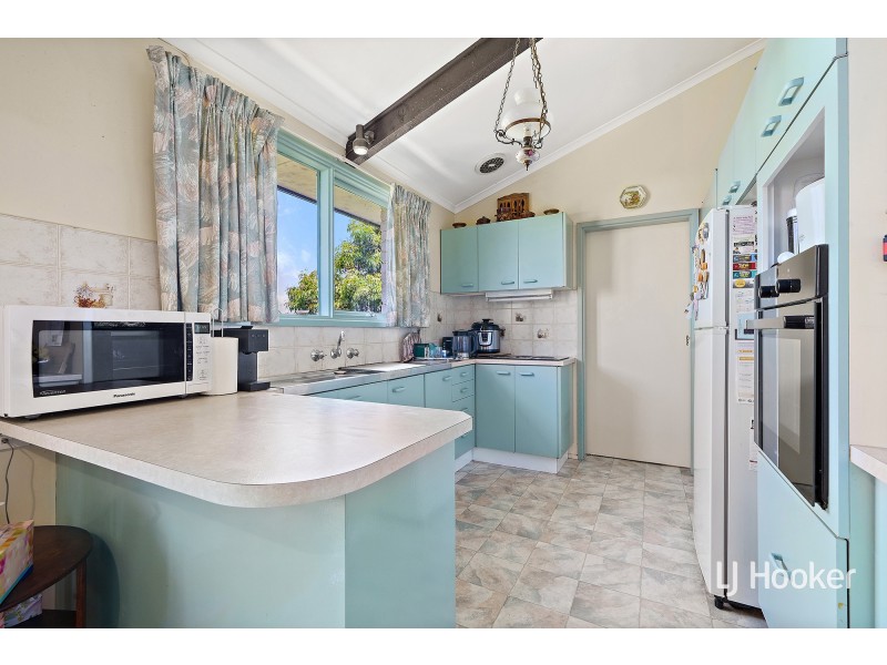 17 Osburn Drive, Macgregor ACT 2615