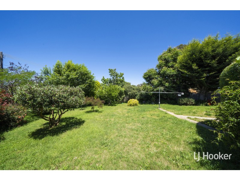 17 Osburn Drive, Macgregor ACT 2615