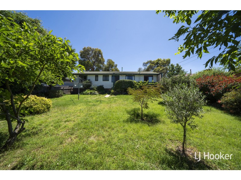 17 Osburn Drive, Macgregor ACT 2615