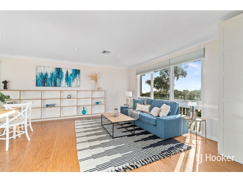 8 Harland Place, Flynn ACT 2615
