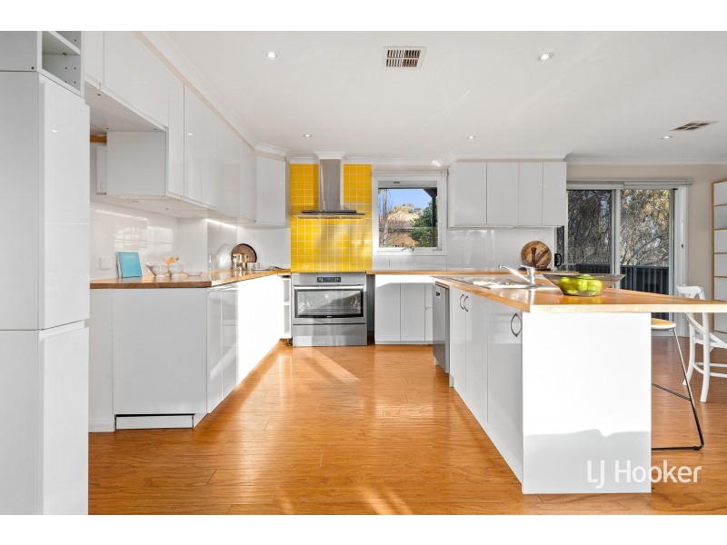 8 Harland Place, Flynn ACT 2615