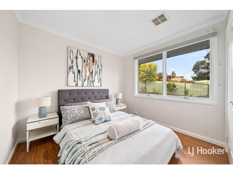 8 Harland Place, Flynn ACT 2615