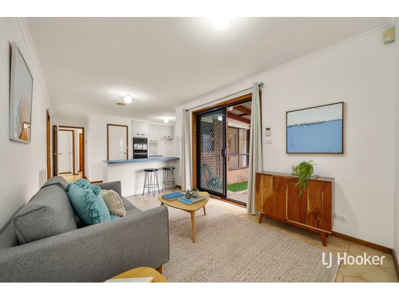 6 Lidgett Place, Florey ACT 2615