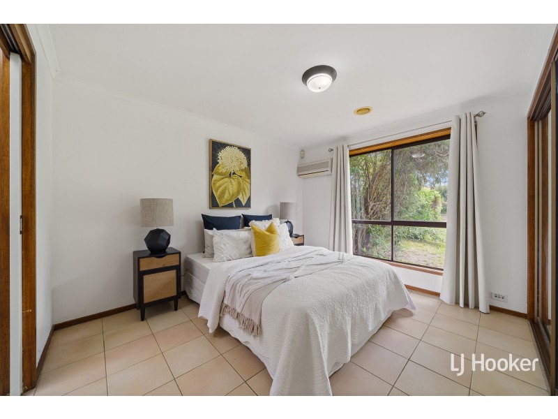 6 Lidgett Place, Florey ACT 2615