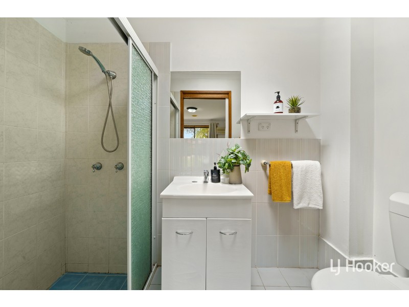 6 Lidgett Place, Florey ACT 2615