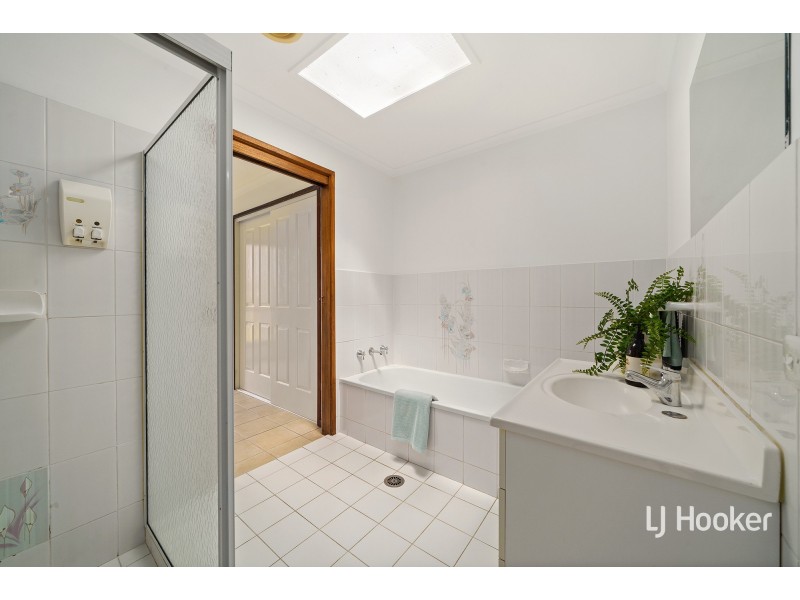 6 Lidgett Place, Florey ACT 2615