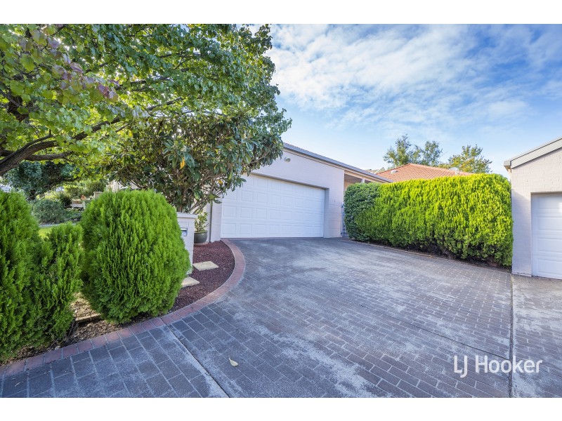 17 Lange Place, Bruce ACT 2617