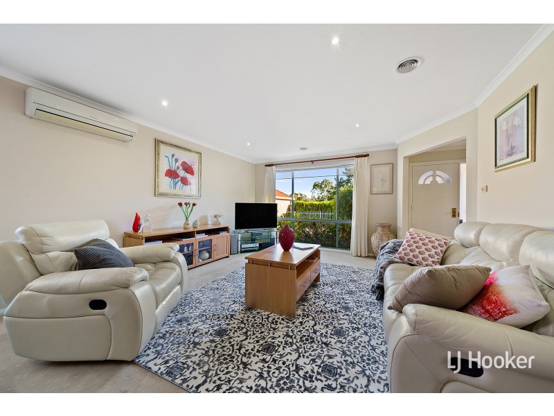 17 Lange Place, Bruce ACT 2617