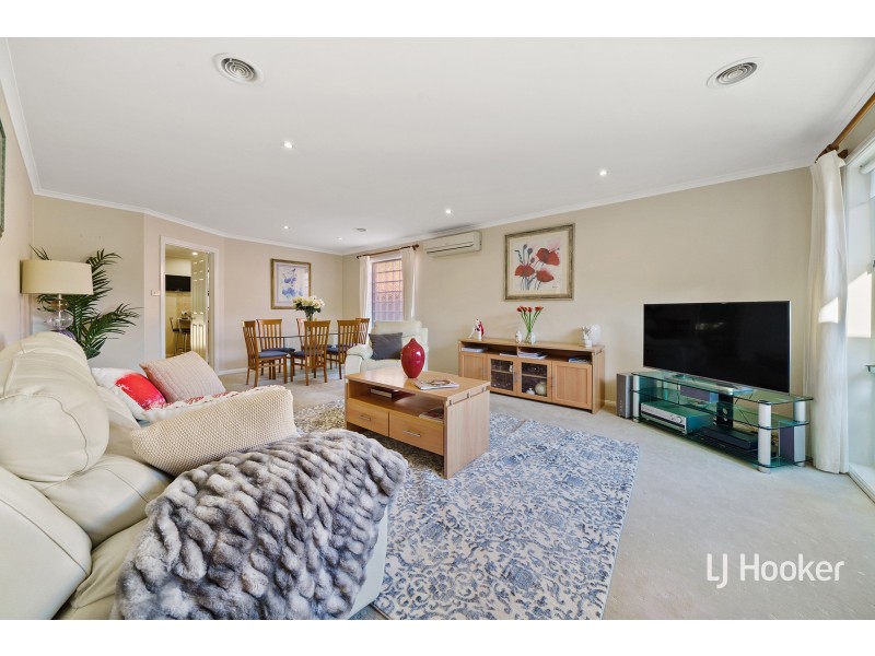 17 Lange Place, Bruce ACT 2617