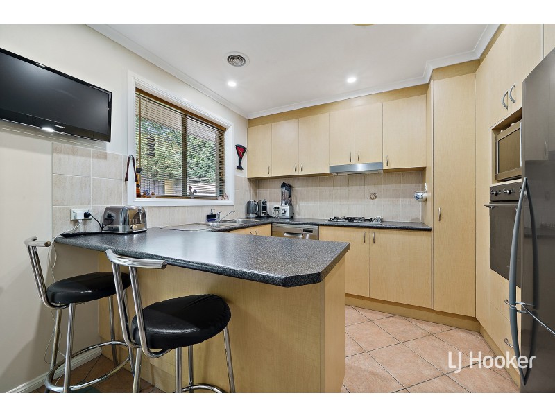 17 Lange Place, Bruce ACT 2617