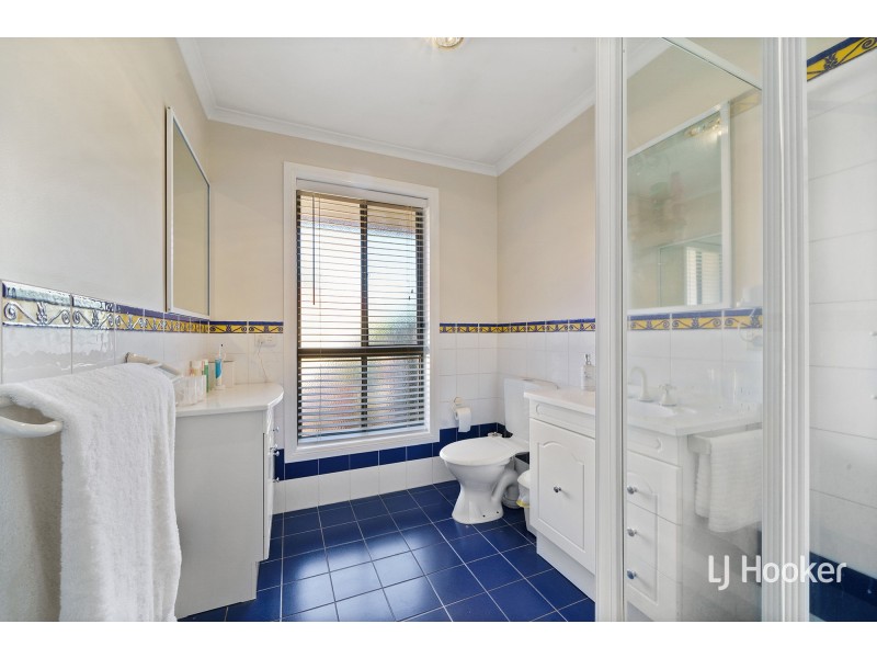 17 Lange Place, Bruce ACT 2617
