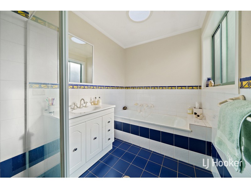 17 Lange Place, Bruce ACT 2617