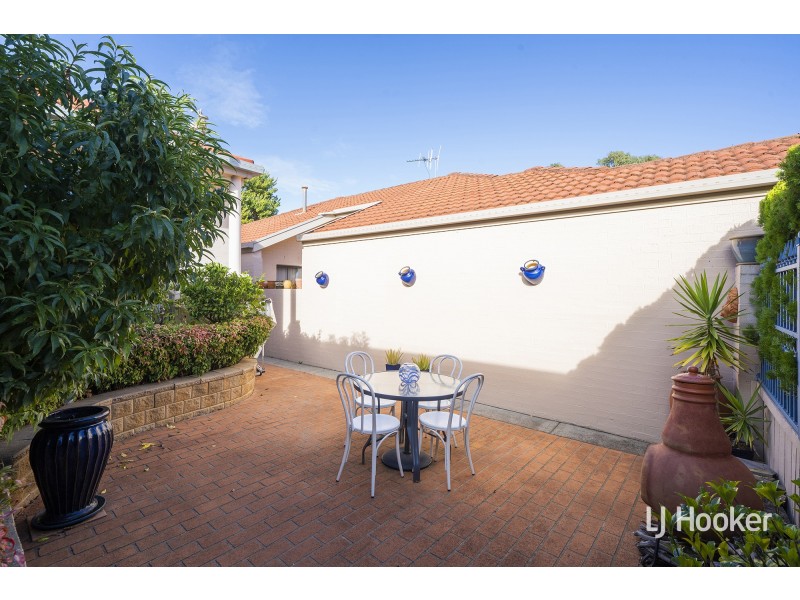 17 Lange Place, Bruce ACT 2617