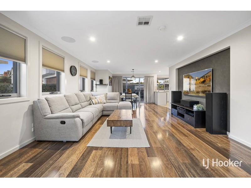 6D Avenal Street, Crace ACT 2911