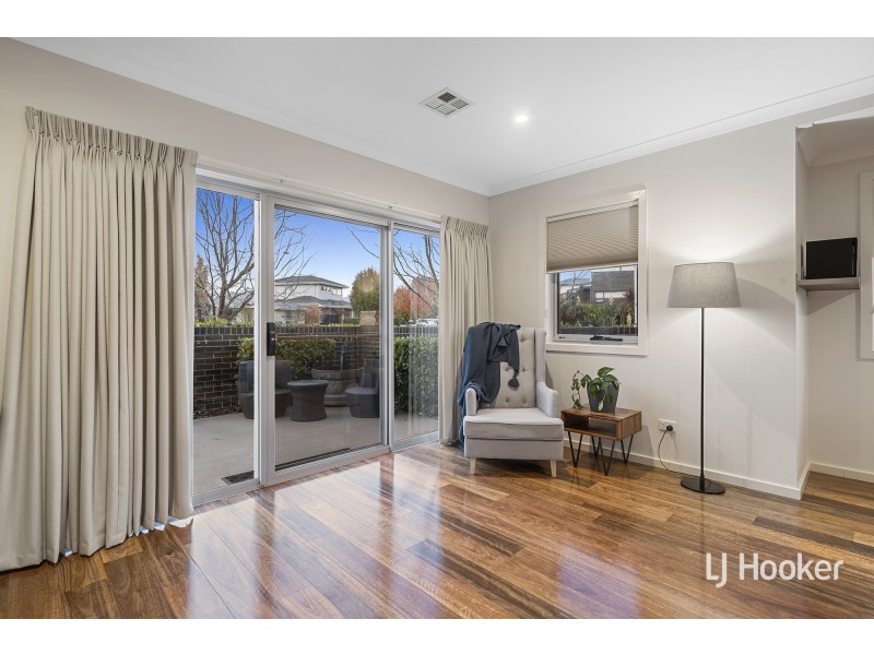 6D Avenal Street, Crace ACT 2911