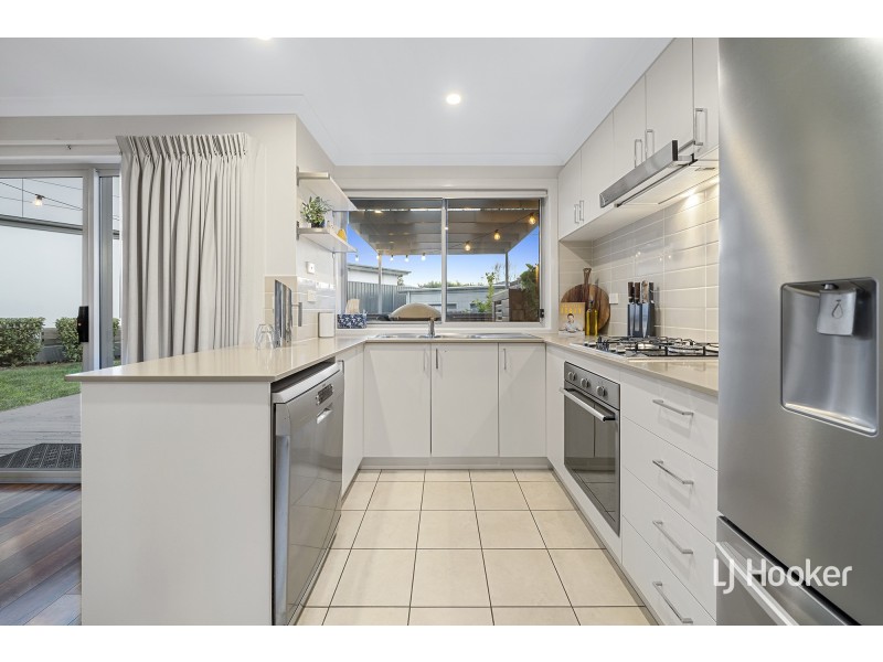6D Avenal Street, Crace ACT 2911