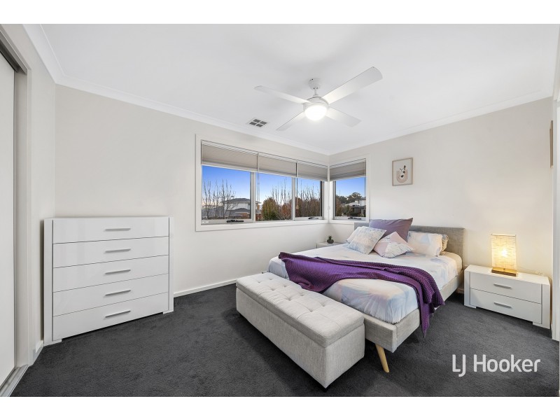 6D Avenal Street, Crace ACT 2911