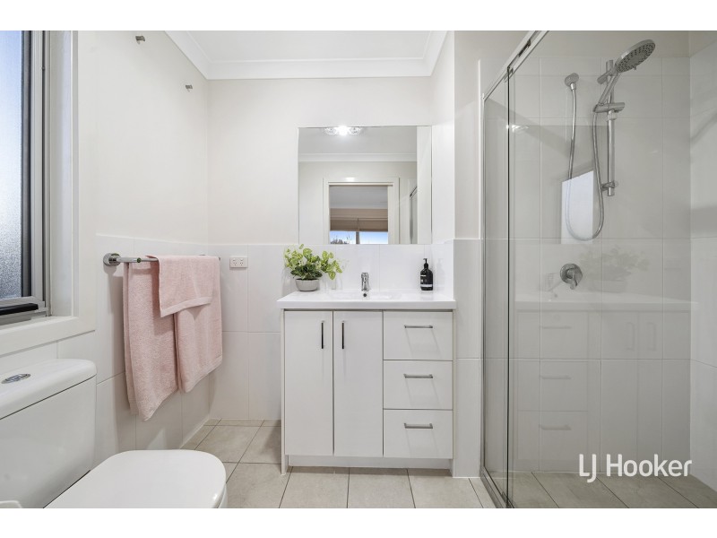 6D Avenal Street, Crace ACT 2911
