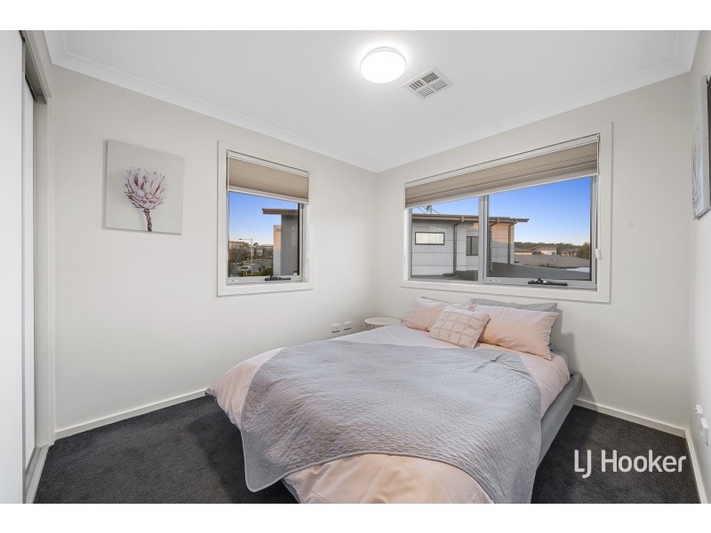 6D Avenal Street, Crace ACT 2911