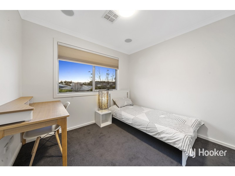 6D Avenal Street, Crace ACT 2911