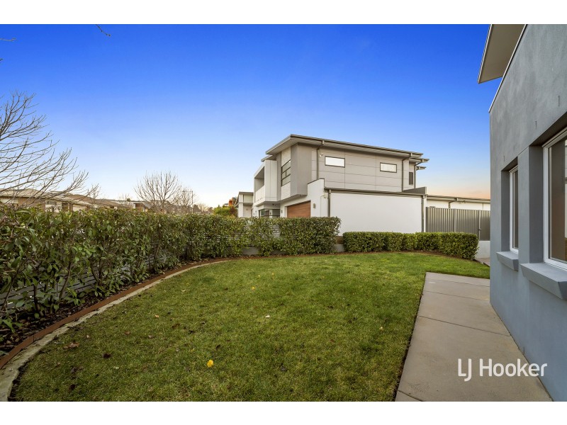 6D Avenal Street, Crace ACT 2911