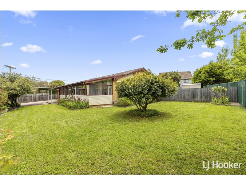 19 Hirschfeld Crescent, Macgregor ACT 2615