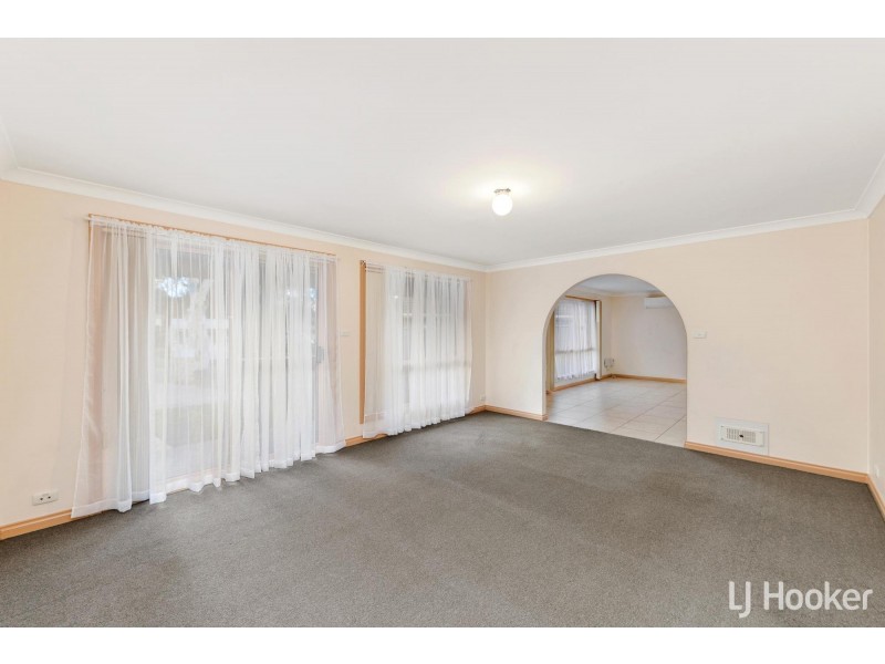 27 Murrung Crescent, Ngunnawal ACT 2913