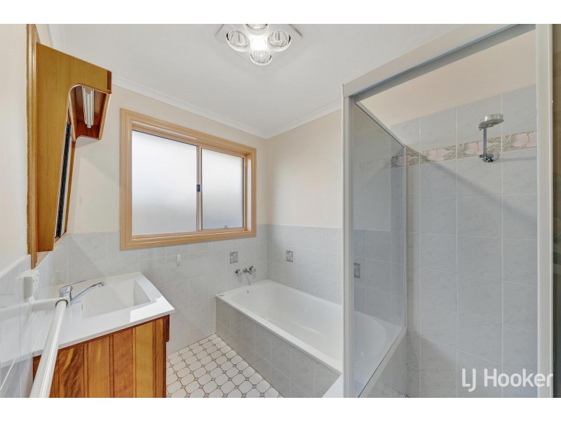 27 Murrung Crescent, Ngunnawal ACT 2913