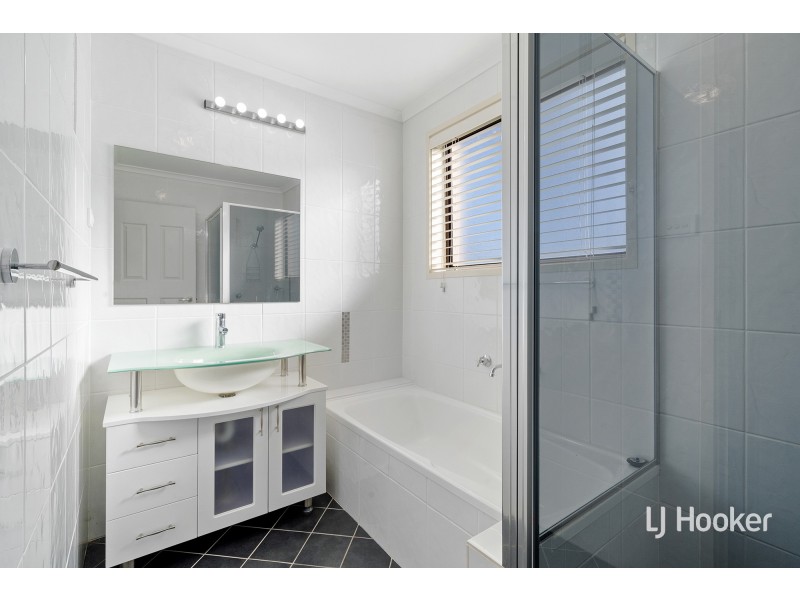 49 Wrenfordsley Place, Latham ACT 2615