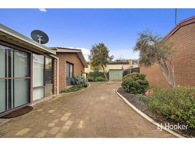 15 Burge Close, Holt ACT 2615